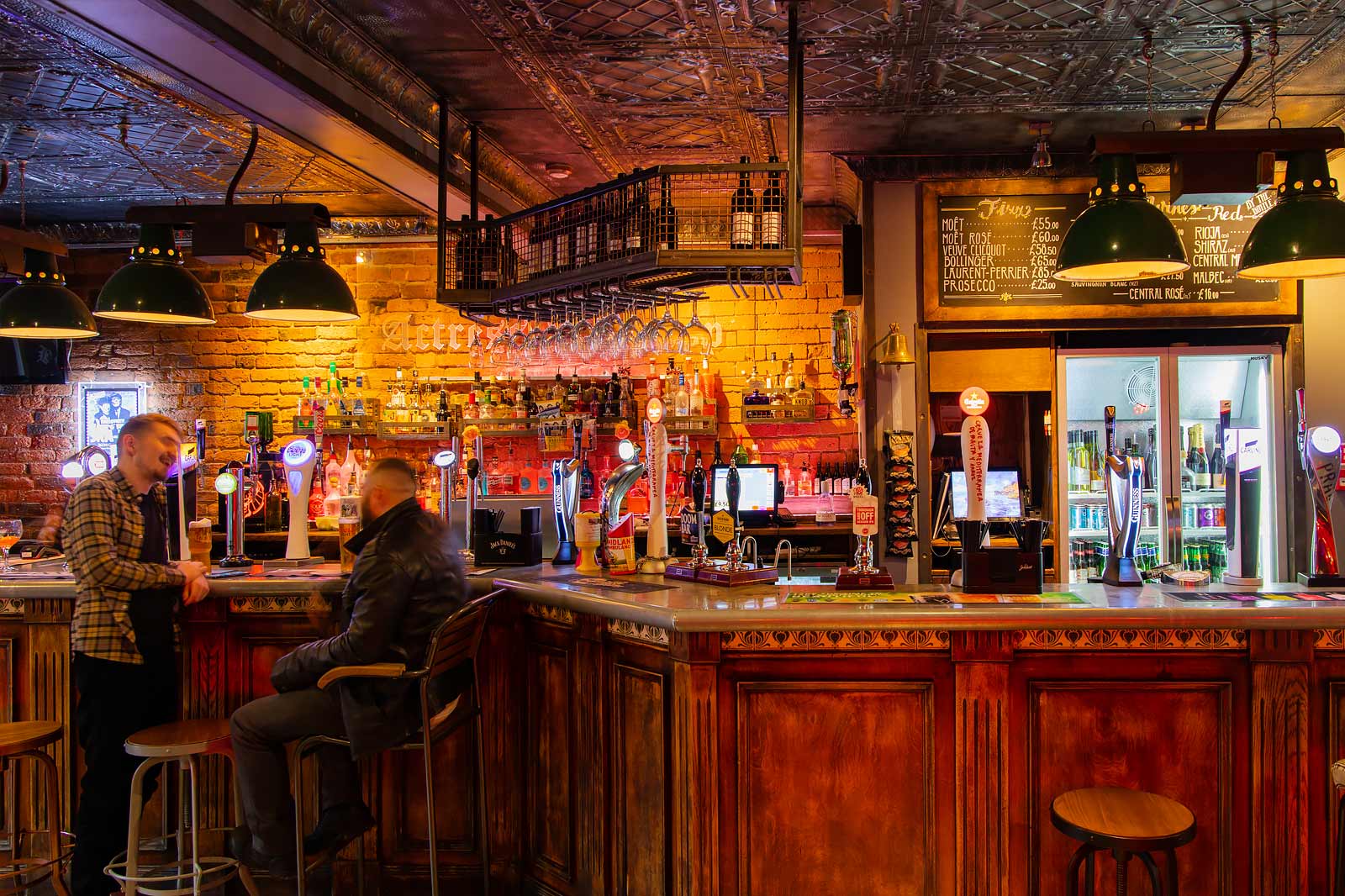 Licencia actividad pub